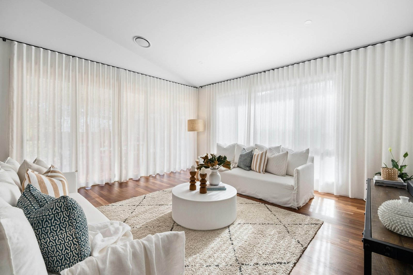 Bridgehampton private residence with hand-finished mineral plaster walls — MarkOn® Walls luxury residential work